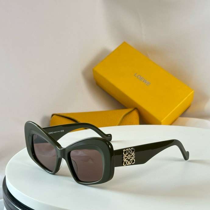 Picture of Loewe Sunglasses _SKUfw55562028fw